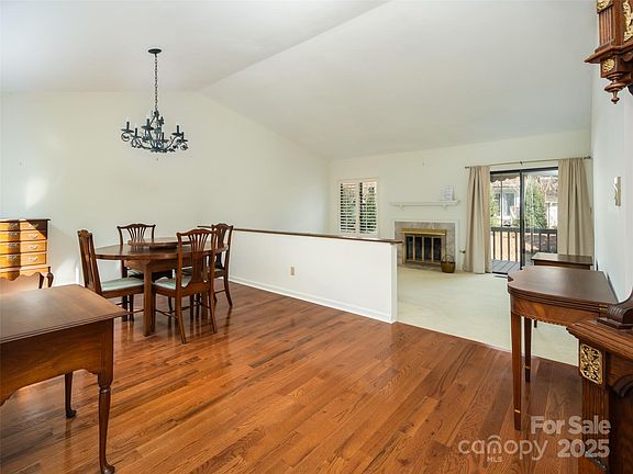 5th image of 112 Clubwood Ct