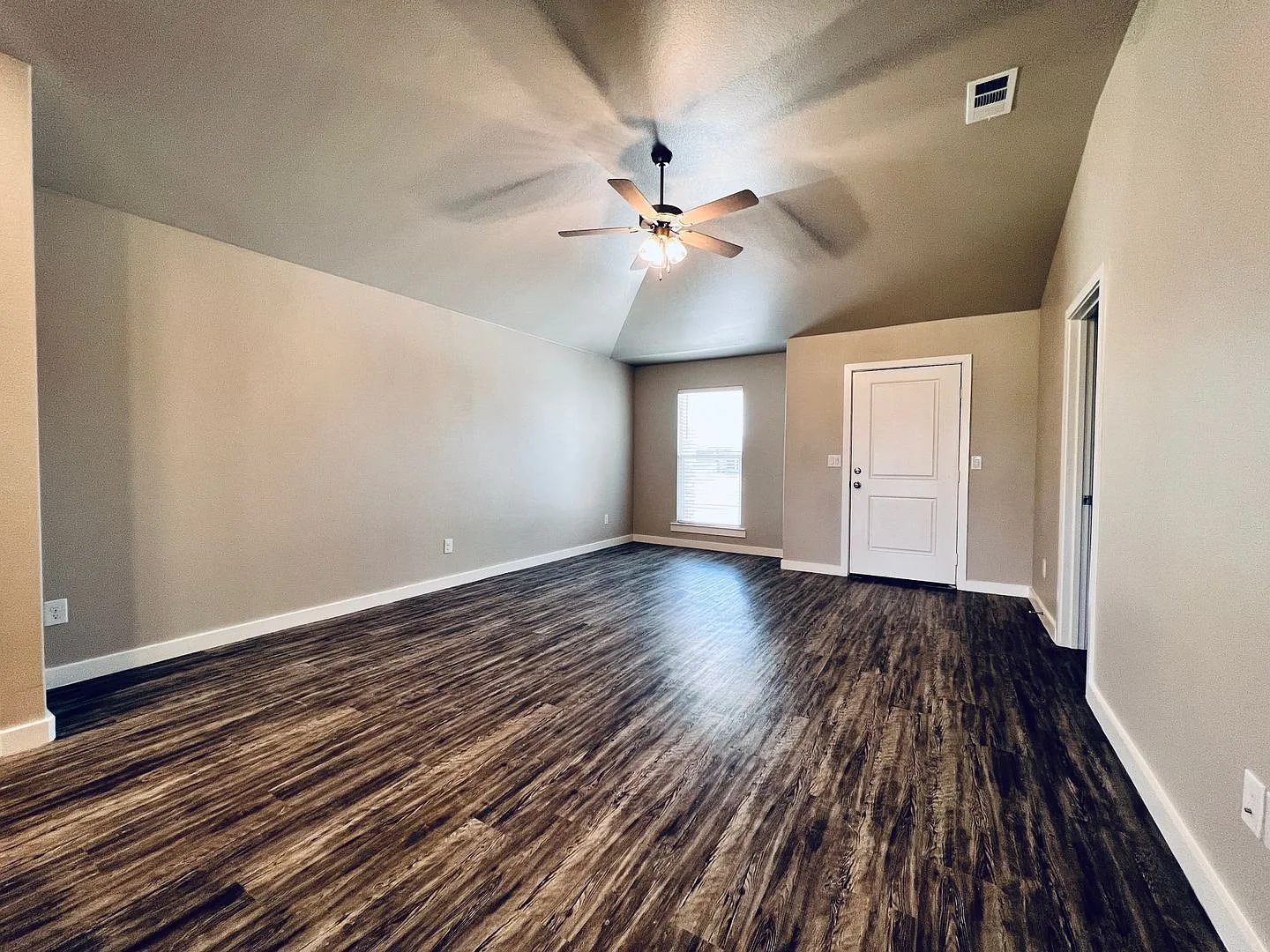 Pre-leasing for 3 bed 2 bath for Early October in Cooper — Photo 4