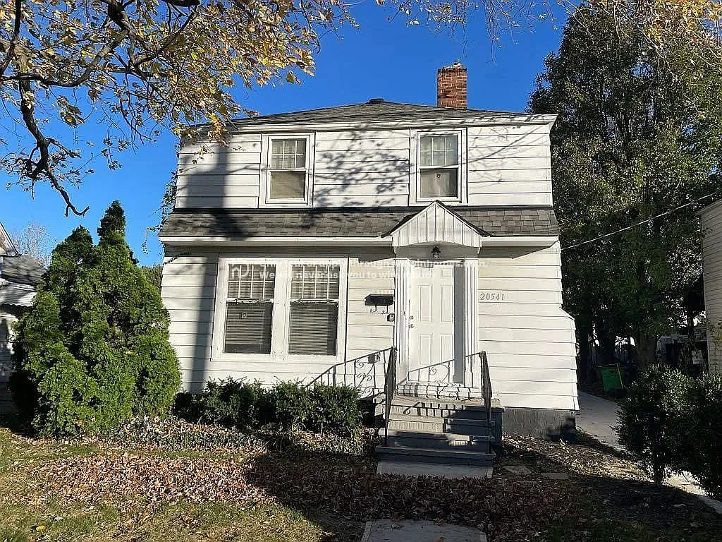 20541 Arbor Ave photo 1