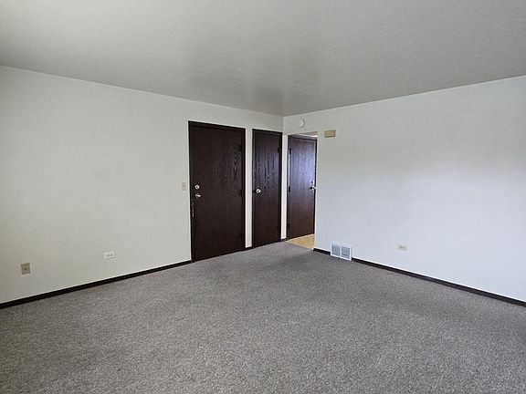 3rd image of 1016 Manchester Ct #3B