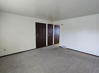 1016 Manchester Ct #A2, South Elgin, IL 60177