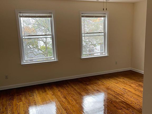 3rd image of 41 Logan Ave Floor 2