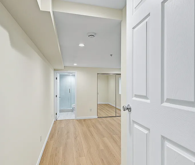 1053 Figueroa Ter #6 — Photo 12