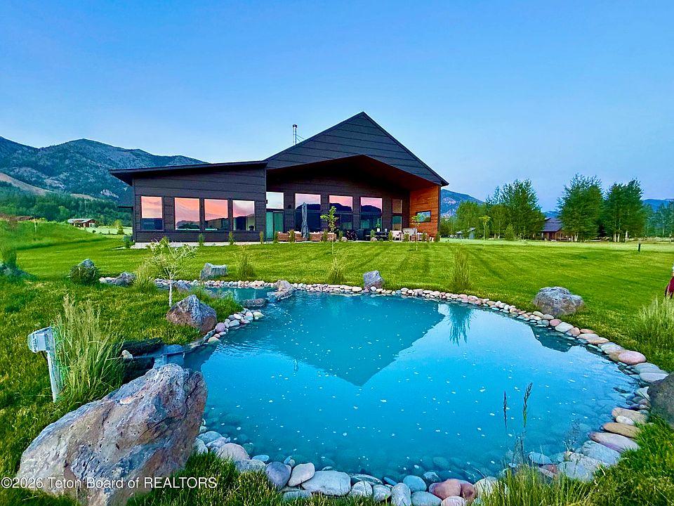 1st image of 423 Palisades Dr
