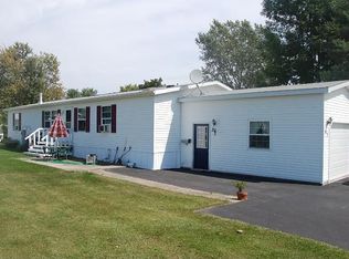 67 Center Ln, Bloomfield, NY 14469