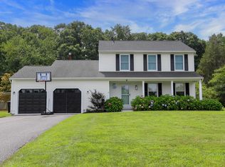 8 Canterbury Ln, Ocean View, NJ 08230