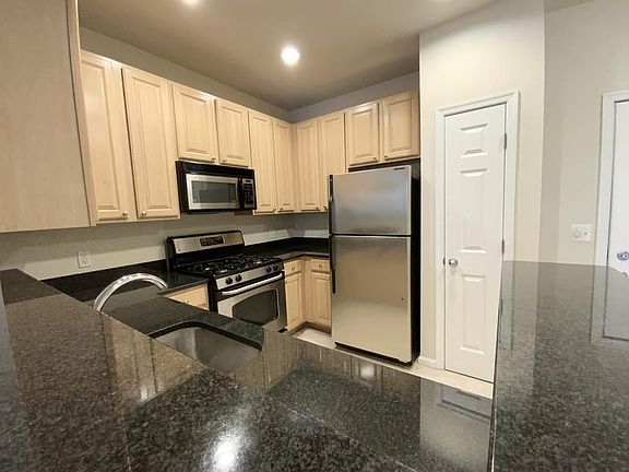 3rd image of 2321 25th St S APT 403