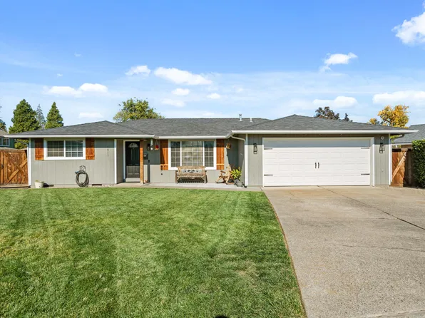 1011 Hermosa Dr, Central Pt, OR 97502