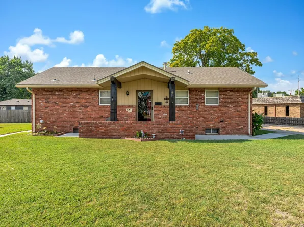 641-643 N Country Acres Ave, Wichita, KS 67212
