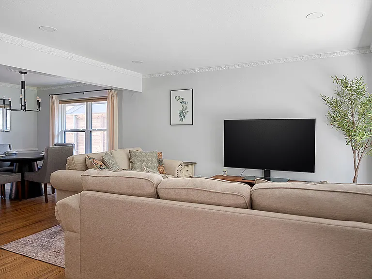3439 Holliday Dr — Photo 64