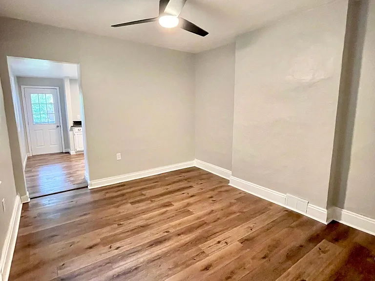 125 Hawthorne Ave — Photo 6