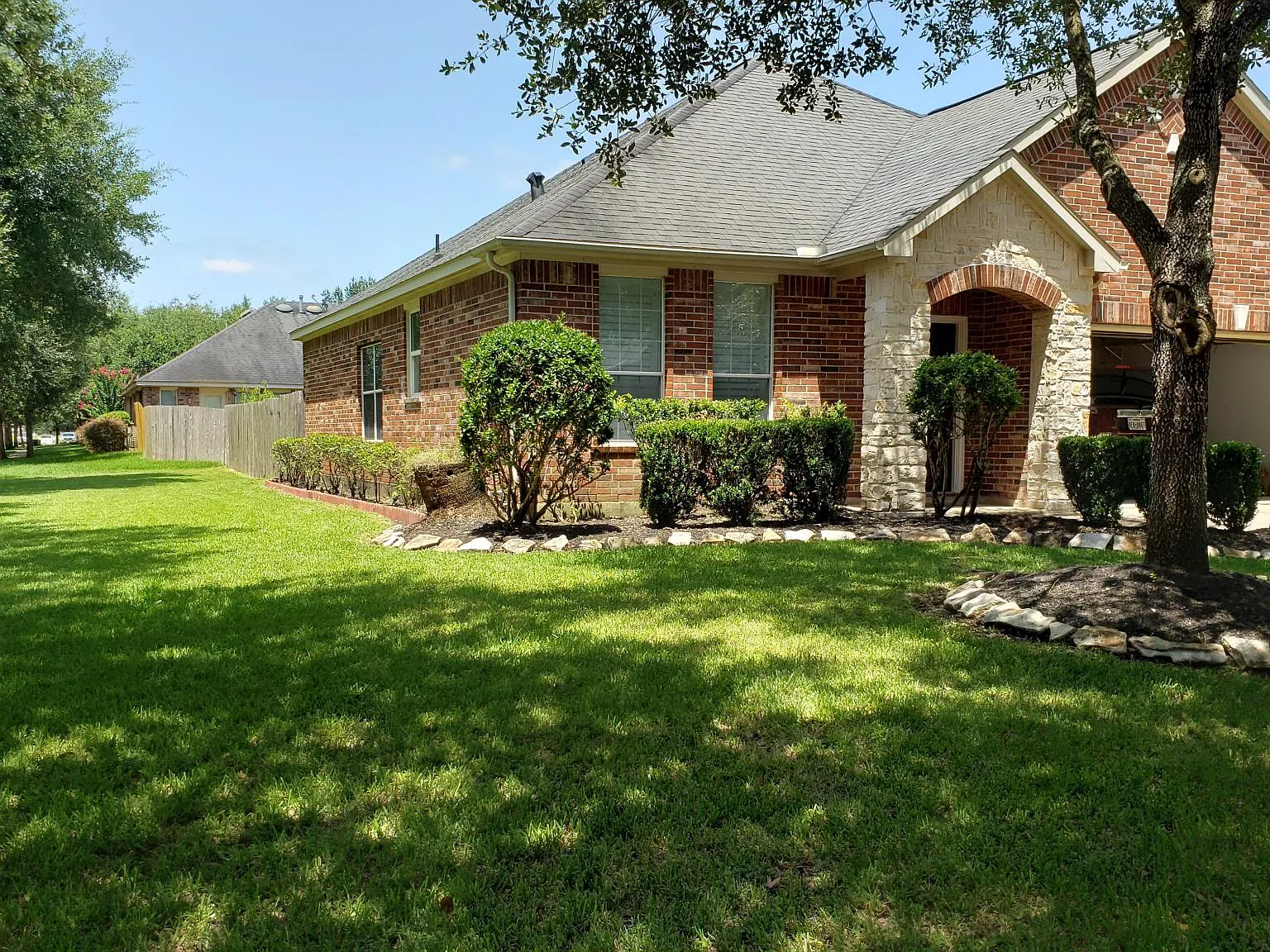3 bed, 1842 sqft, $2,150 — Photo 4