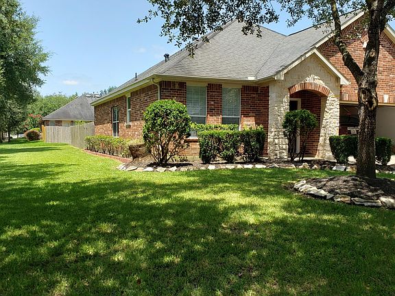 4th image of 203 Autumn Creek Ln