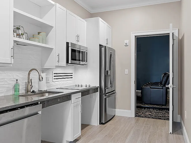 320 Middlesex Ave #D-405 — Photo 13