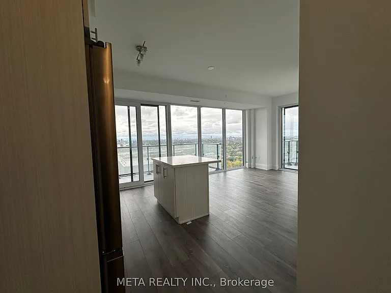 105 Oneida Cres #2710 — Photo 10