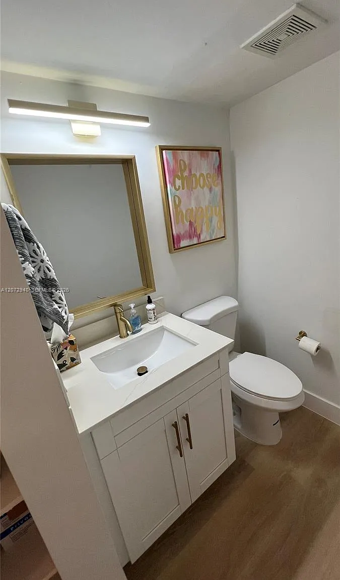Biscaya Iii Condo — Photo 4