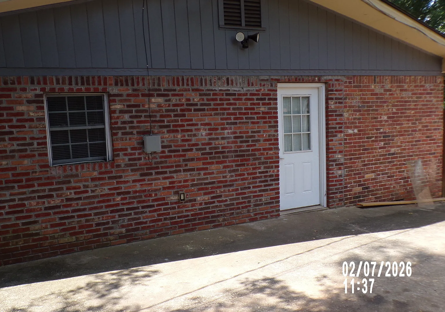 3 bed, 2.0 bath, 1681 sqft, $1,900 — Photo 3