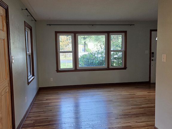 5th image of 934 Carraway St #1