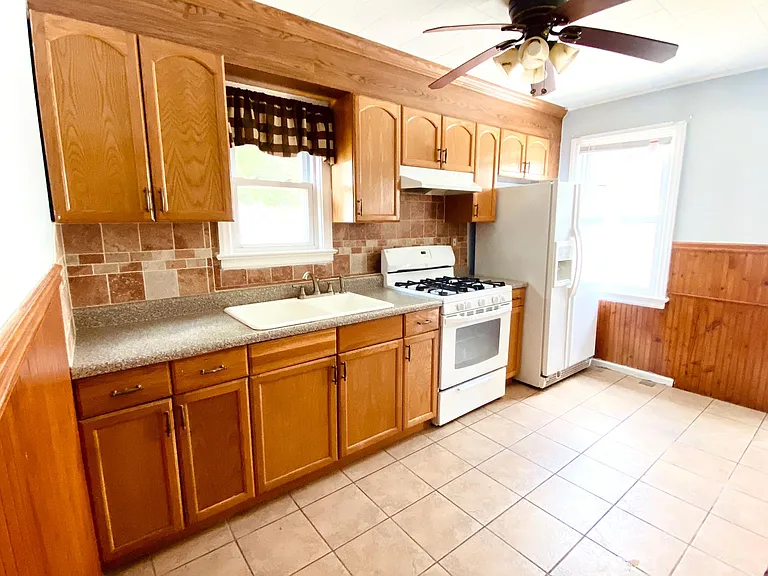 439 Hudson Blvd — Photo 6