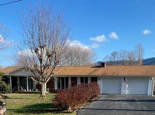 695 Thru Dr, Pounding Mill, VA 24637