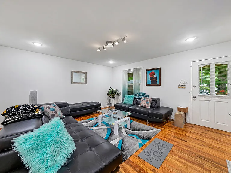 2044 Kingsford Dr — Photo 14