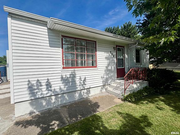 2nd image of 208 Illinois Ave