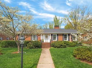2812 Northampton Dr, Greensboro, NC 27408