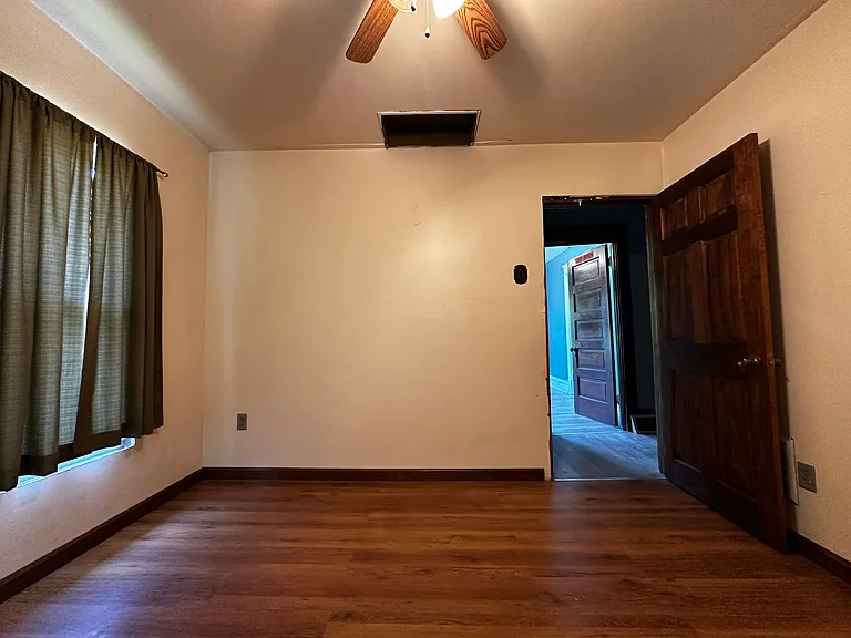 8232 Mercer St #1 — Photo 13