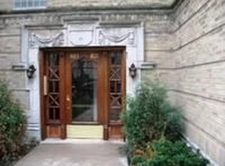 136 Elmwood Ave APT 1, Evanston, IL 60202