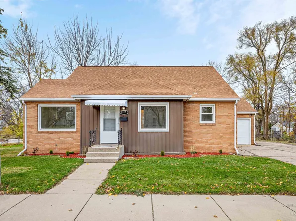 2917 Andrews St, Rockford, IL 61101