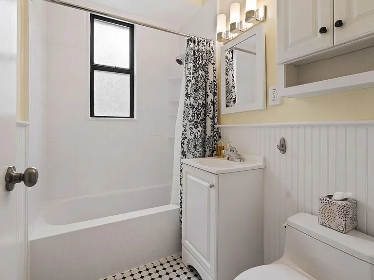 2515 K St NW #609 — Photo 28