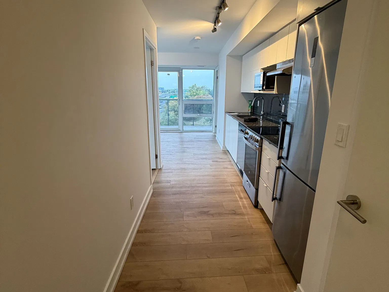 2 bed, $2,400 — Photo 3