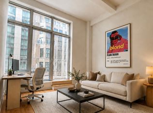 321 W 37th St #PENTHOUSE, New York, NY 10018