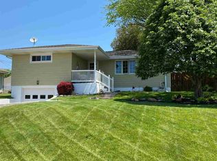 205 Park Ave, Mccook, NE 69001