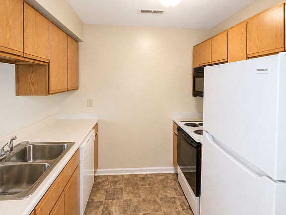 4th image of 92 Beale Rd #6