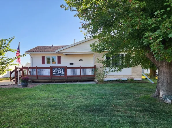 4523 Regal Ave NE, Cedar Rapids, IA 52402