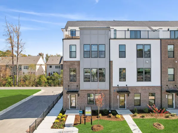 2718 Kempthorne Rd, Cary, NC 27519