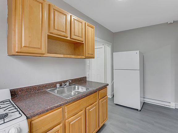 5th image of 4825 N Camac St #2012B