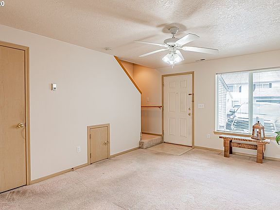 5th image of 4000 NE 109th Ave Unit 162