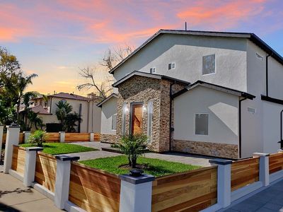 14725 Weddington St, Van Nuys, CA, 91411