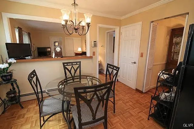 4 bed, 2.5 bath, 2484 sqft, $2,800 — Photo 4