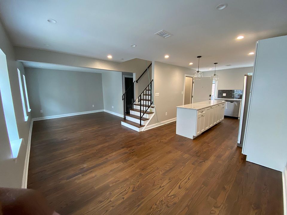 Open floor plan - Dining, Living & Kitchen