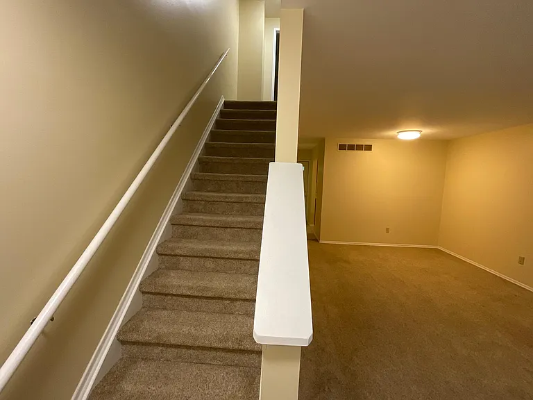 951 Barclay Ln — Photo 13