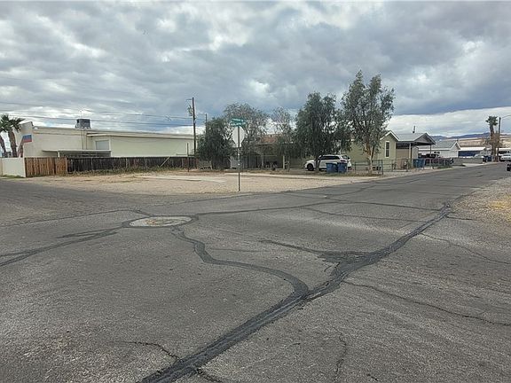 3rd image of 568 Harbor Drive