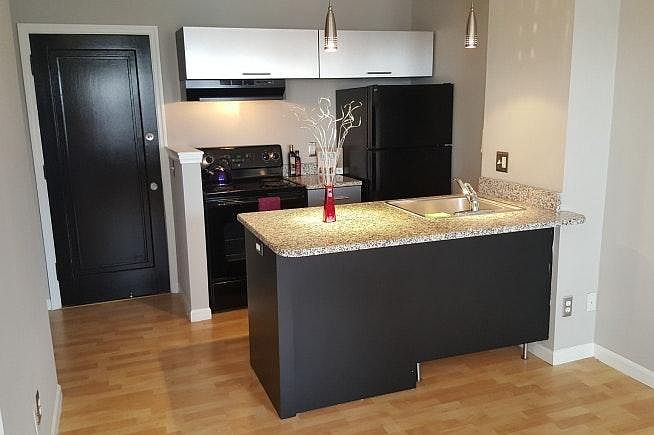 1st image of 310 W 6th St APT 307