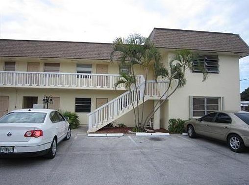 2nd image of 1204 S Lake Dr APT 9