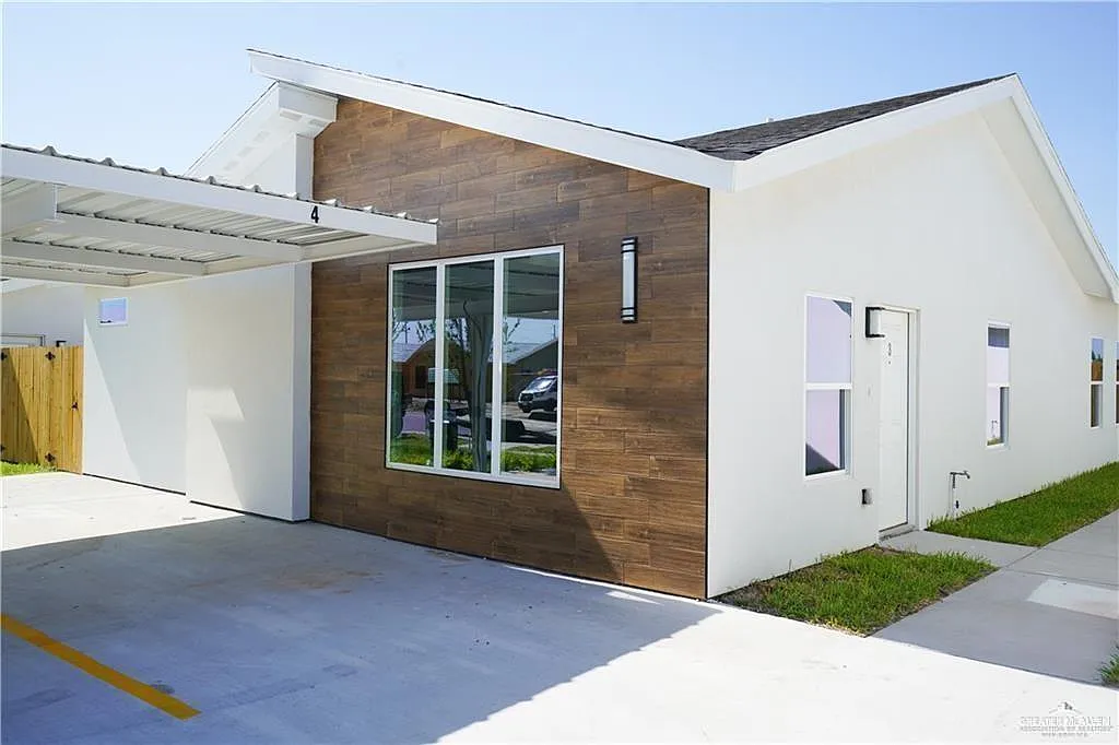 2 bed, 2.0 bath, 944 sqft, $1,225 — Photo 2