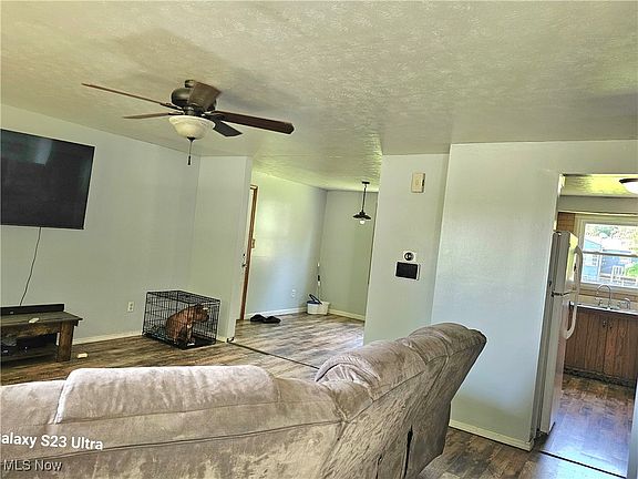 3rd image of 282 Stewart Ave NW
