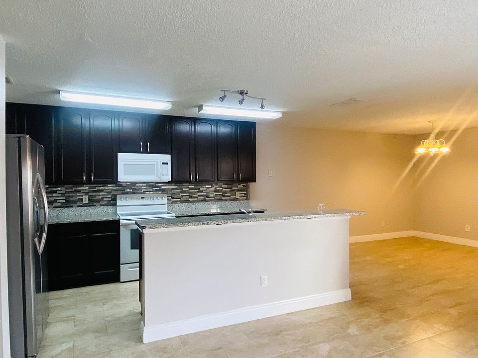 1st image of 14469 Chinese Elm Dr