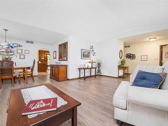 5th image of 6358 Thorncrest Dr